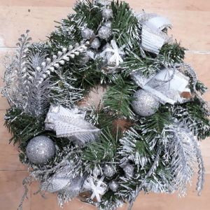 Venac sa ukrasima 30cm bela W06-16A12 - Slika 1